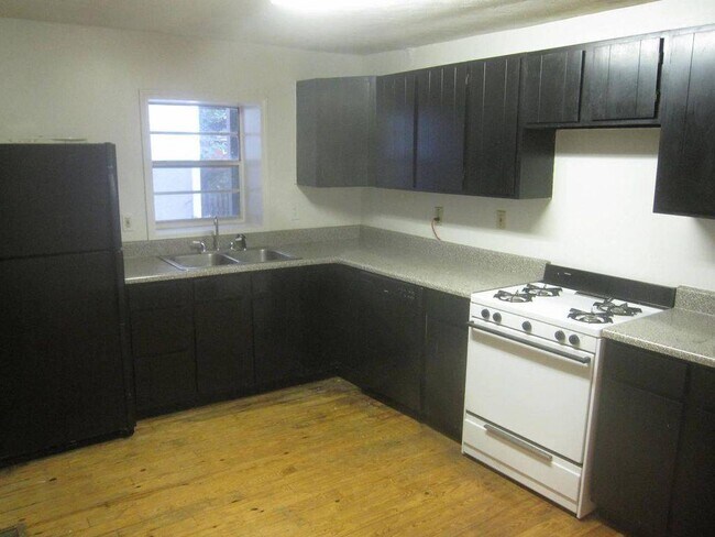 All major appliances - 711 Delmar Ave SE