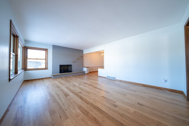 Foto del edificio - 5209 W 61st St