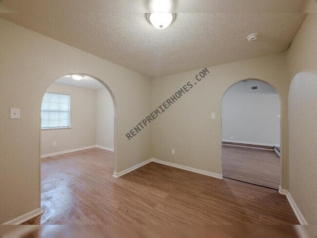 Foto del edificio - 7903 Depriest Rd