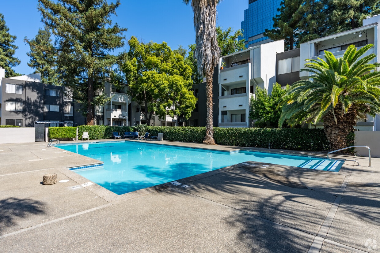 Foto principal - Governor's Square Apartments