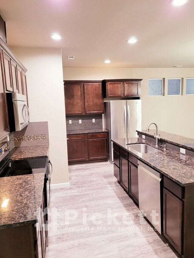 Foto del edificio - Large 4 Bedroom in South Kitsap