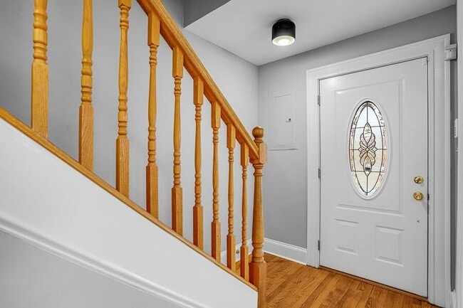 Building Photo - 349 Kentucky Ave SE