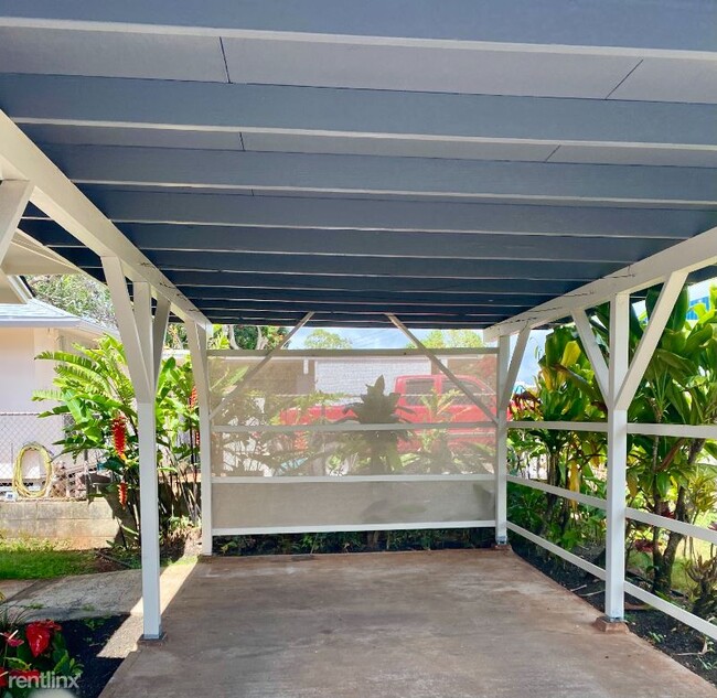 Building Photo - 3 br, 1.5 bath House - 246 Nihiwai
