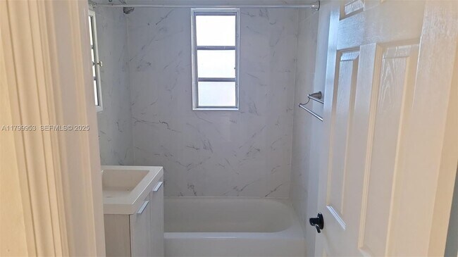 Foto del edificio - 541 SW 7th St