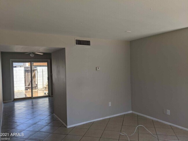 Foto del edificio - 2 br, 2 bath Condo - 3840 N 43rd Ave Apt 7...