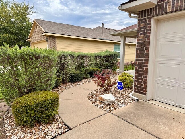 Building Photo - 7900 Tee Dr