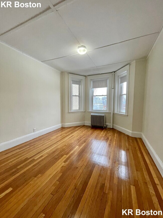 Foto del edificio - 2 Charlesgate W