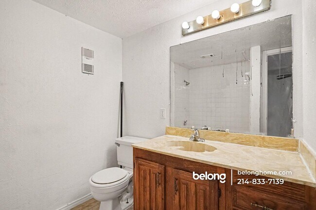 Foto del edificio - 232 Shady Ln Dr