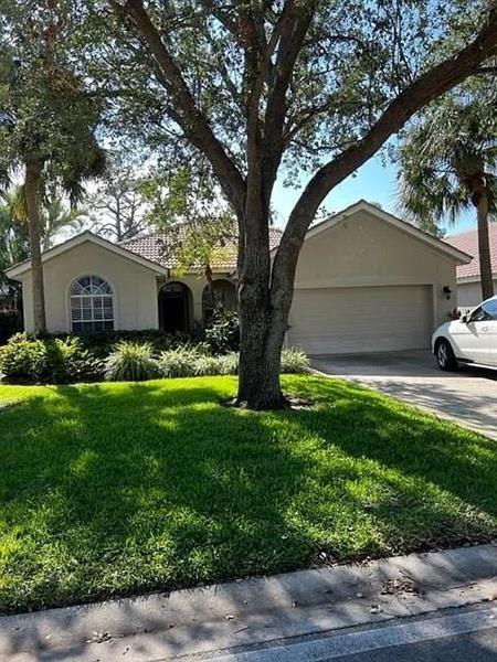 Foto del edificio - 6429 Autumn Woods Blvd