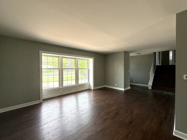 Building Photo - 1807 S Surrey Ridge Dr