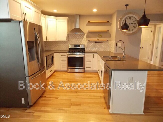 Building Photo - 202 Lincoln Ct