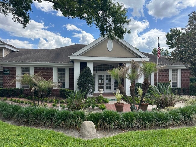 Foto del edificio - 13015 Plantation Park Cir