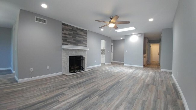 Building Photo - 17297 Rosewood