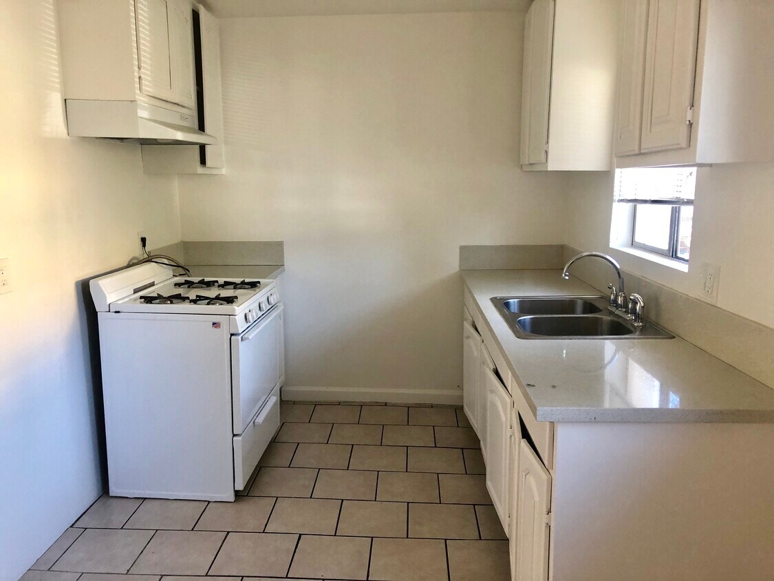 Foto principal - 9045 Orion Ave