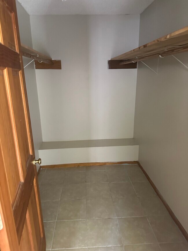 Foto del edificio - 51 Arkwright Ln