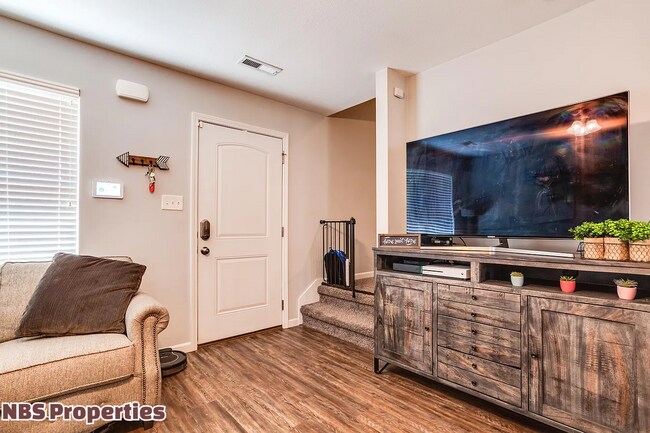 Foto del edificio - 6010 Freebird Ln