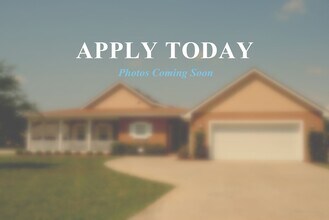 Building Photo - 1156 Pilgrim Ave