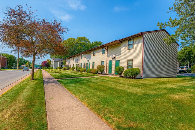 Foto del edificio - Highlands Townhomes