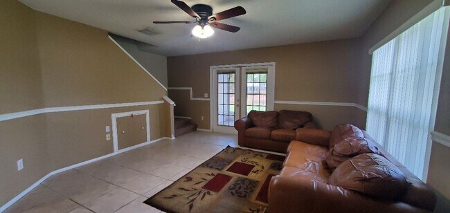 Foto del edificio - 337 Kensington Lake Cir