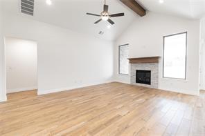 Foto del edificio - 8225 Mountain Oak Dr