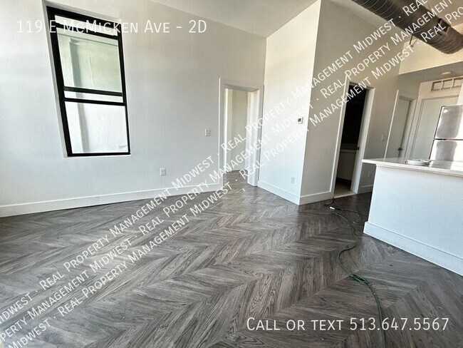 Building Photo - 119 E McMicken Ave