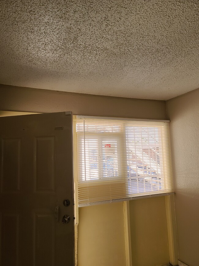 Building Photo - 729 N 11th St