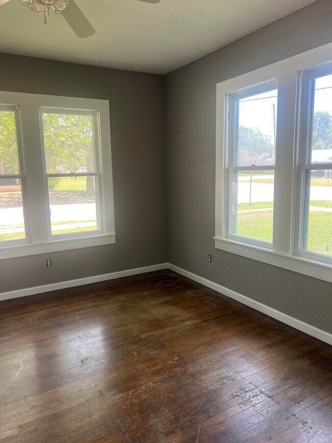 Foto del edificio - 3100 RR 1869 Unit A