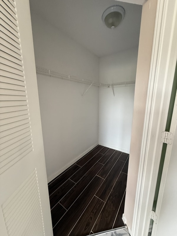 Building Photo - 2501 Grassy Point Dr