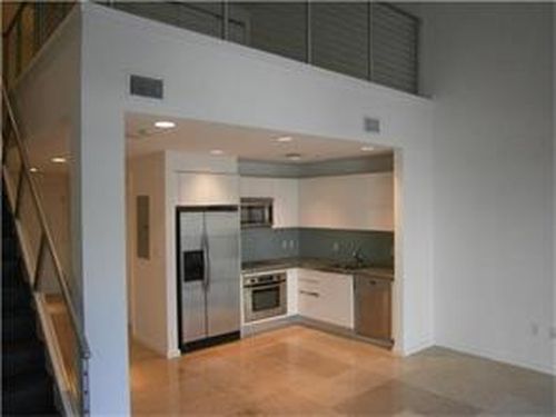 Building Photo - 1060 Brickell Ave