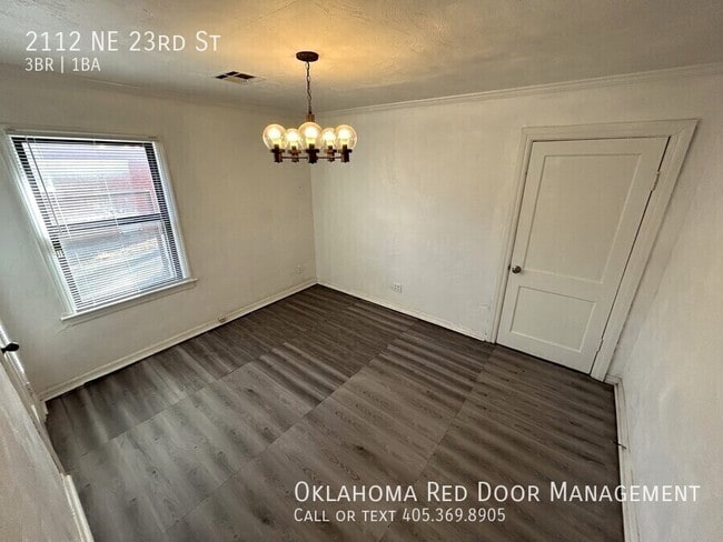 Building Photo - 2112 NE 23rd St
