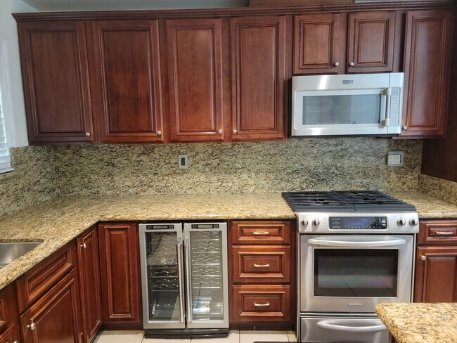 Foto del edificio - 713 S Meade Ave