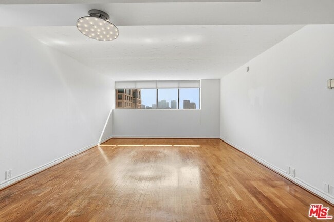Foto del edificio - 10535 Wilshire Blvd