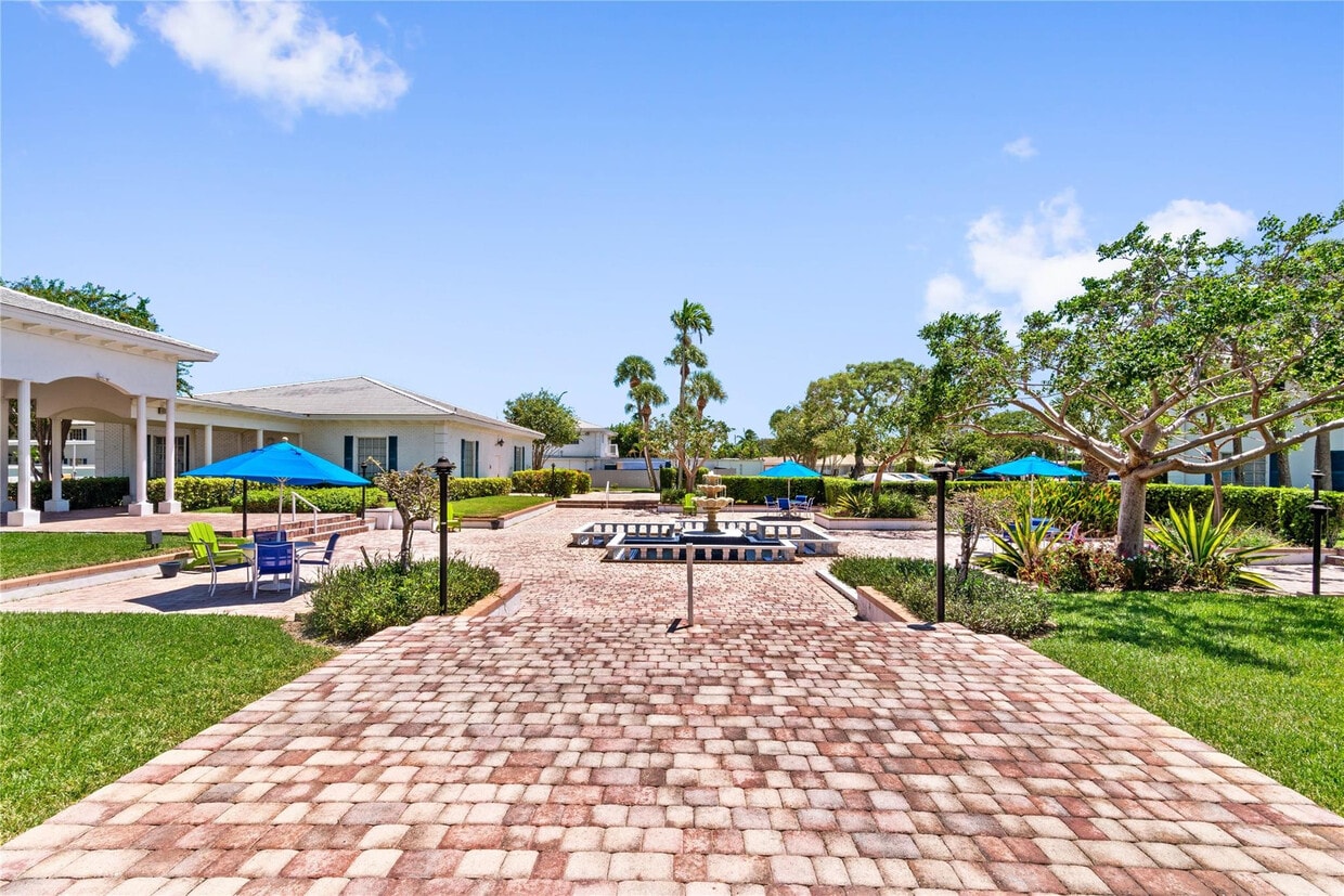 Foto principal - 2151 NE 68th St