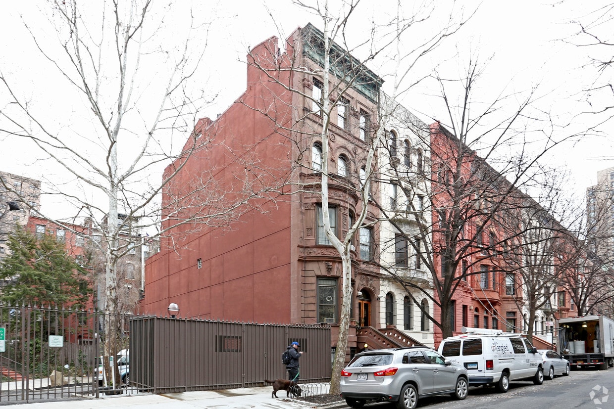 Primary Photo - 61 W 88th St