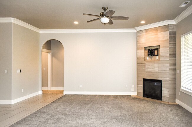 Building Photo - 2369 Delle Celle Dr