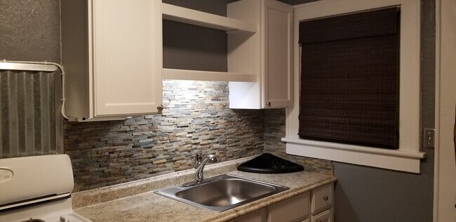 Foto del edificio - 9315 1st View St