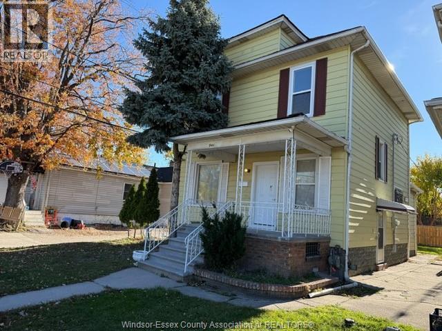 Building Photo - 941 Cataraqui St