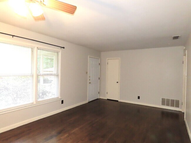 Building Photo - Lovely 3 Bedroom, 2 Bathroom Home in Tyler!