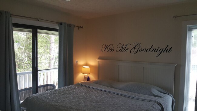 Foto del edificio - 4706 Cobblestone Dr
