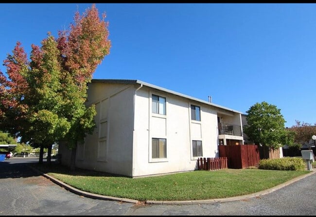 Building Photo - 3435 Santa Rosa Way