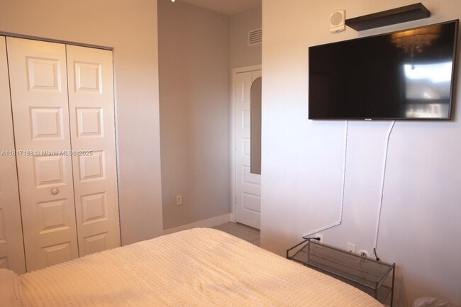 Foto del edificio - 7815 NW 104th Ave