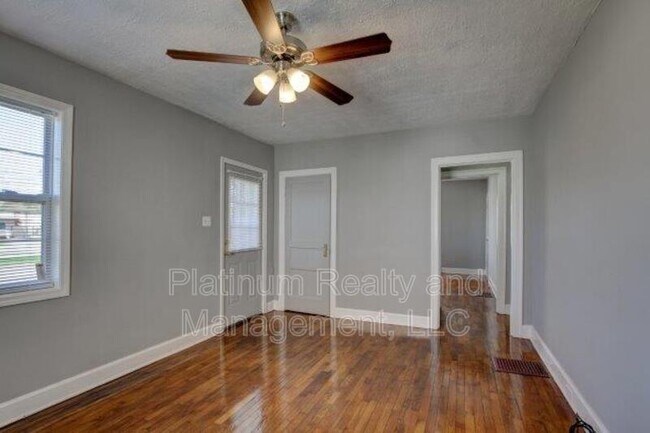 Foto del edificio - 1226 Crossland Ave