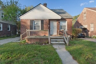 Building Photo - 6175 University Pl