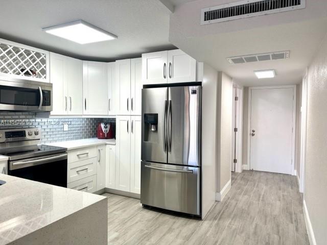 Building Photo - 1 Royal Palm Way