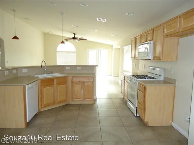 Building Photo - 4 br, 2 bath House - 6120 Alderley Court