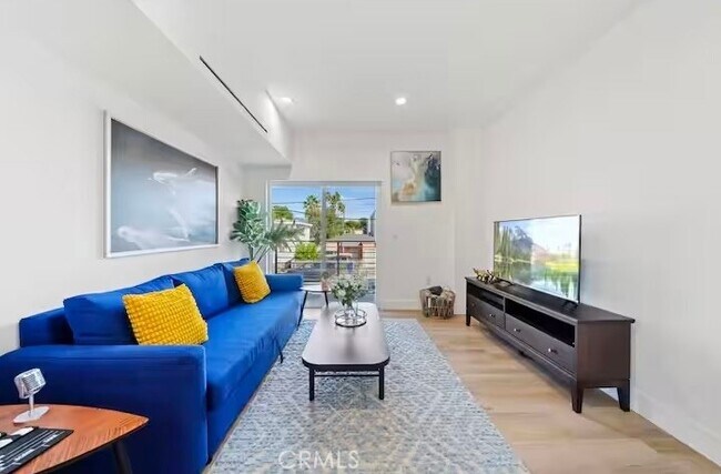 Foto del edificio - 5637 Klump Ave