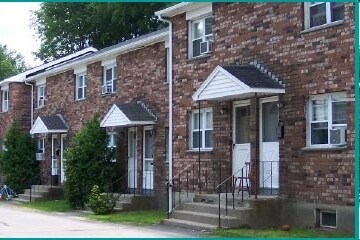 Building Photo - Heon Court Apartments
