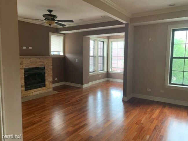 Building Photo - 2 br, 2 bath Condo - 1361 E 64th St 2 Unit 2