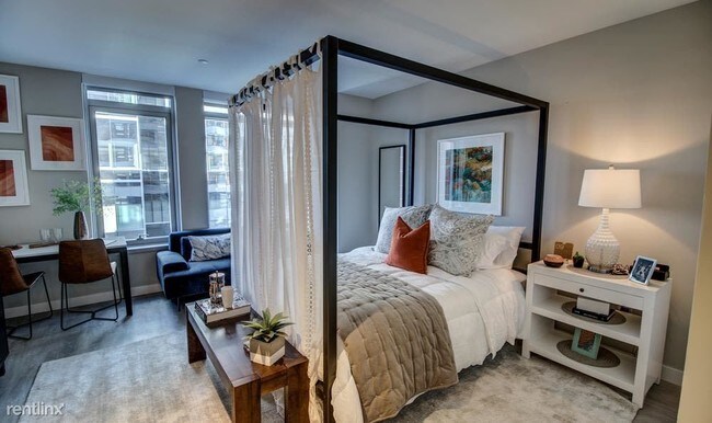 Building Photo - Studio, 1 bath  - 55 Seaport Blvd Unit 15