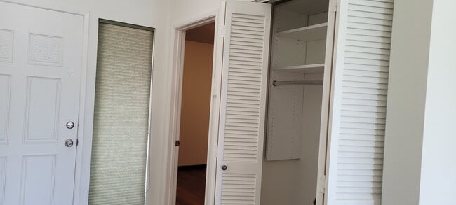 Entry closet - 4640 Eastbourne Bay